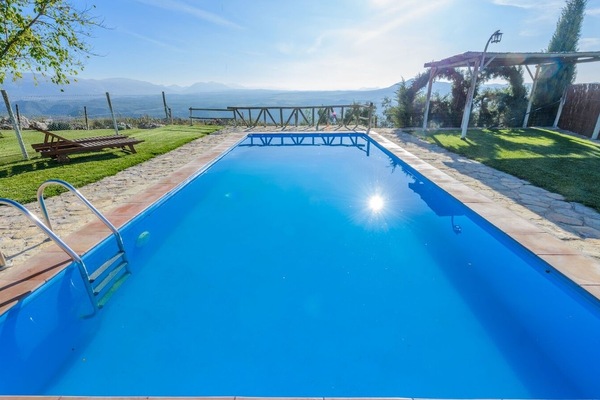 El Morrón Algarinejo by Ruralidays