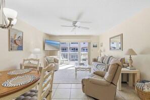 Smart TV, books, stereo