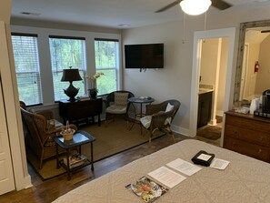 1 bedroom, desk, iron/ironing board, free WiFi