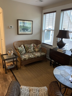 Smart TV - The Riverland Loft in Charleston, SC (Charleston)