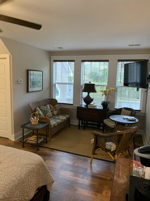 1 bedroom, desk, iron/ironing board, free WiFi