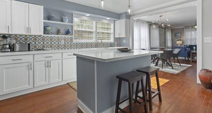 CASA MARE-The beach -Military per diem honored for listing 30 days or more.
