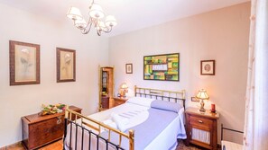 4 soverom, strykejern/-brett, reiseseng for barn og wi-fi