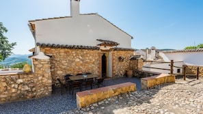 Outdoor dining - Rufino Iznájar by Ruralidays (Córdoba)