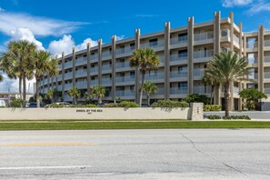ERROL BY THE SEA offers outdoor space on each floor with balconies.