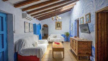 Televisie en een open haard