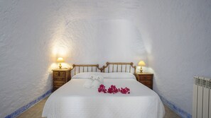 1 camera, ferro/asse da stiro, culla da viaggio, Wi-Fi