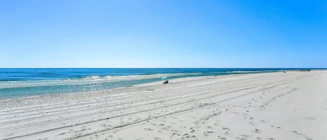 Beach nearby, sun loungers, beach towels