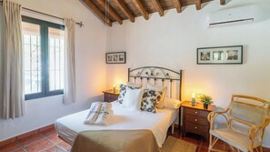 3 bedrooms, iron/ironing board, WiFi