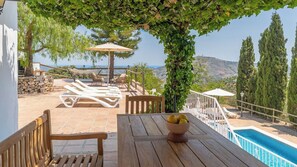 Outdoor dining - La Lomilla Cómpeta by Ruralidays (Málaga)