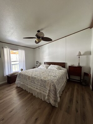 3 soverom, strykejern/-brett, wi-fi (inkludert) og sengetøy