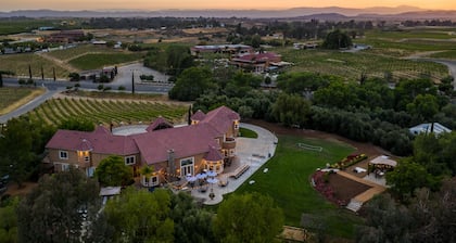 Sleeps 20 | Vineyard Estate w/ Resort Pool, Spa & Game Room | Wilson Creek Manor