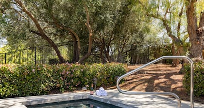 Wilson Creek Manor By AvantStay | Sleeps 10! Amazing Estate w/ Pool & Game Room