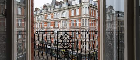 Luxe appartement | Uitzicht vanaf balkon