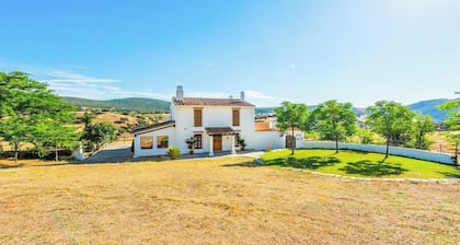 Cortijo Los Bogonales Arroyomolinos de León by Ruralidays