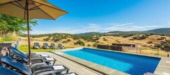 Cortijo Los Bogonales Arroyomolinos de León by Ruralidays