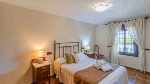 3 室のベッドルーム、アイロン / アイロン台、旅行用ベビーベッド、WiFi