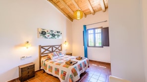 3 bedrooms, iron/ironing board, travel cot, WiFi - La Serrana de Aracena by Ruralidays (Huelva)