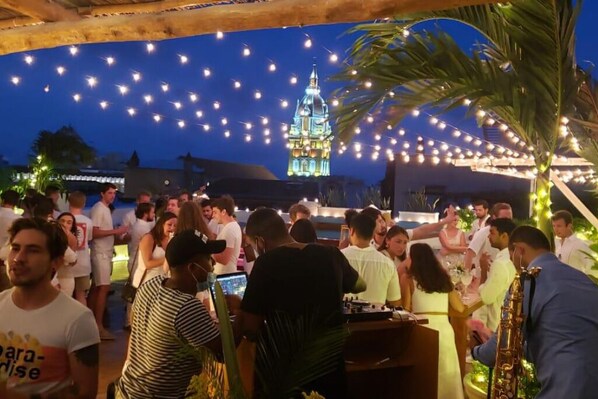 Bar (on property) - Prime 12BR Old City Corner Villa with Rooftop Pool (Cartagena)