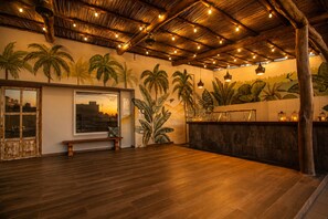 Lobby - Prime 12BR Old City Corner Villa with Rooftop Pool (Cartagena)