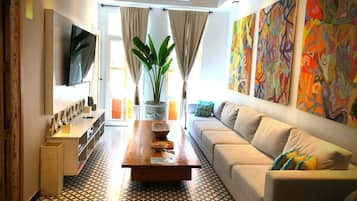 Smart TV, video games, books, stereo