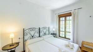 8 bedrooms, iron/ironing board, travel cot, WiFi - Casa Rural Rompecalzas Villanueva del Arzobispo by Ruralidays (Jaén)