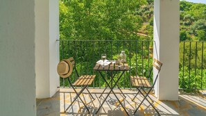 Outdoor dining - Casa Valle del Genal Igualeja by Ruralidays (Málaga)