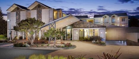 المنشأة من الخارج