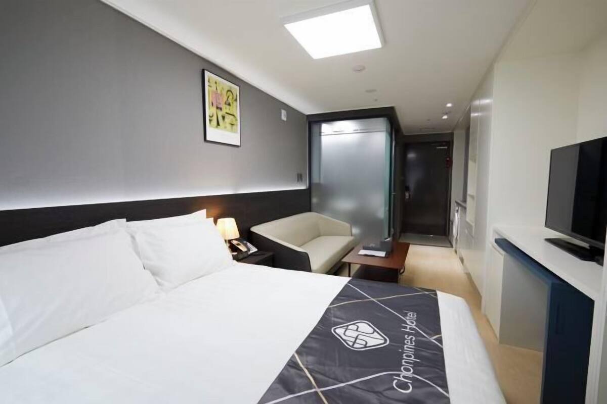 책상, 노트북 작업 공간, 방음 설비, 무료 WiFi