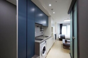 Desk, laptop workspace, soundproofing, free WiFi - Sokcho Chonpines Beach Hotel (Sokcho)
