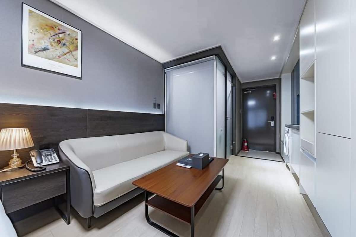 책상, 노트북 작업 공간, 방음 설비, 무료 WiFi