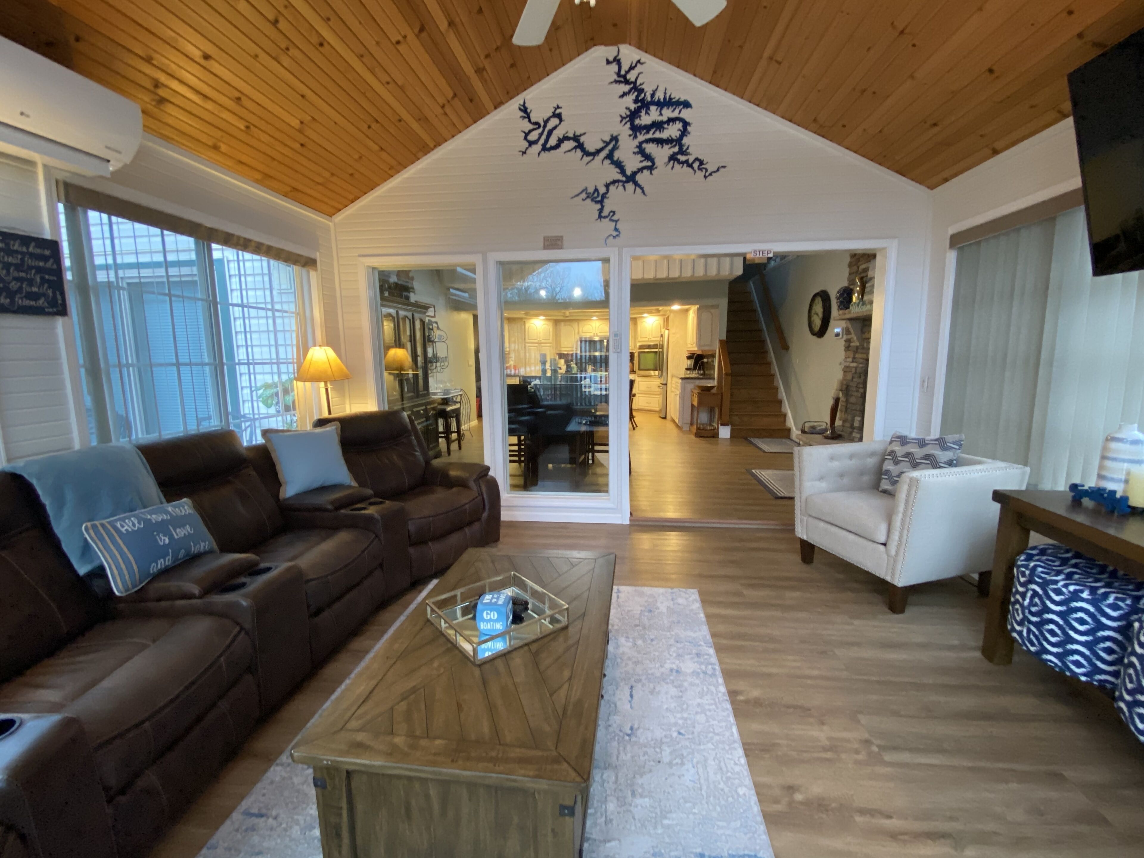 TV connectée, cheminée