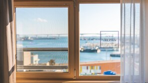 Ocean View Queen Room | View from room - Nampo Ocean 2 Heaven Hotel&Spa (Busan)
