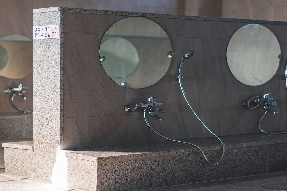 hot springs/mineral springs