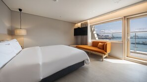 Ocean View Balcony Queen Room | Premium bedding, in-room safe, individually decorated - Nampo Ocean 2 Heaven Hotel&Spa (Busan)