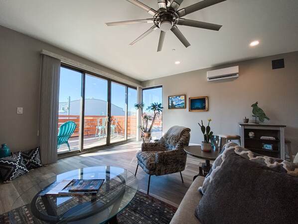 Smart TV, books, offices