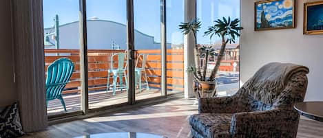 Smart TV, books, offices