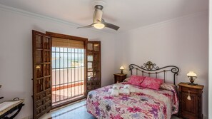 5 bedrooms, iron/ironing board, travel crib, WiFi