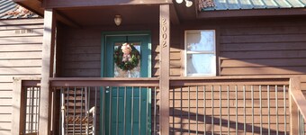 1.3 miles from Dollywood & Dollywood's Splash Country; Hot Tub; Sleeps Eight