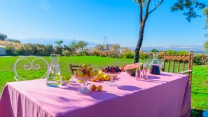 Outdoor dining - La Casa Grande de Zujaira Pinos Puente by Ruralidays (Granada)