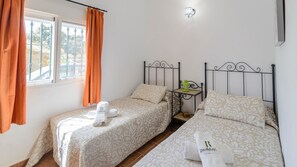3 bedrooms, iron/ironing board, WiFi
