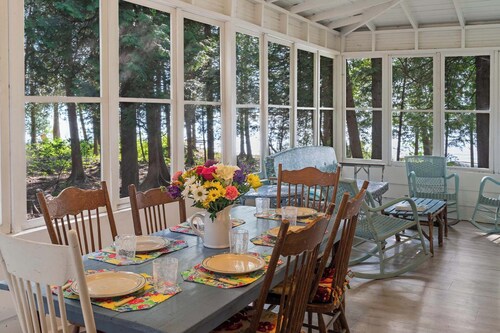 Waterfront, Dog Friendly Sherwood Point