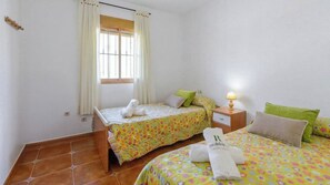 4 bedrooms, travel crib, WiFi - Casa Fuente Velez Sayalonga by Ruralidays (Málaga)