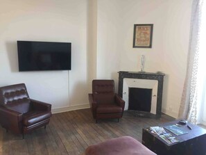 TV, Netflix, streaming services, stereo