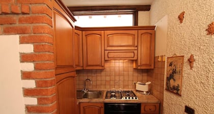 Captivating 4 -Bed Apartment in Bellagio Historic