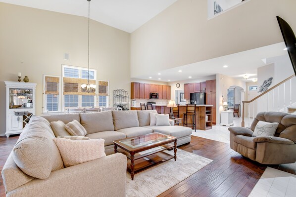 TV, fireplace, ping pong