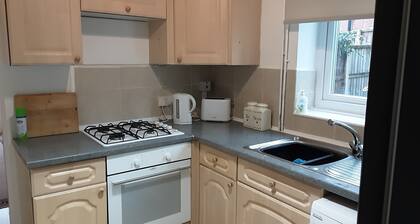 7 Guests - Pet Friendly - Idyllic Village