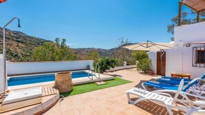 Pool - Cortijo Bonacho Comares by Ruralidays (Málaga)