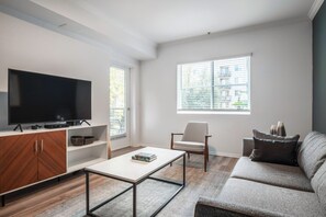 テレビ、ステレオ