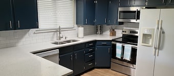 Perfect for Long Stays. Recently remodeled townhouse next to Freeway & C of I.